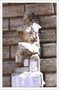 Статуи Рима. la statua di Pasquino фото